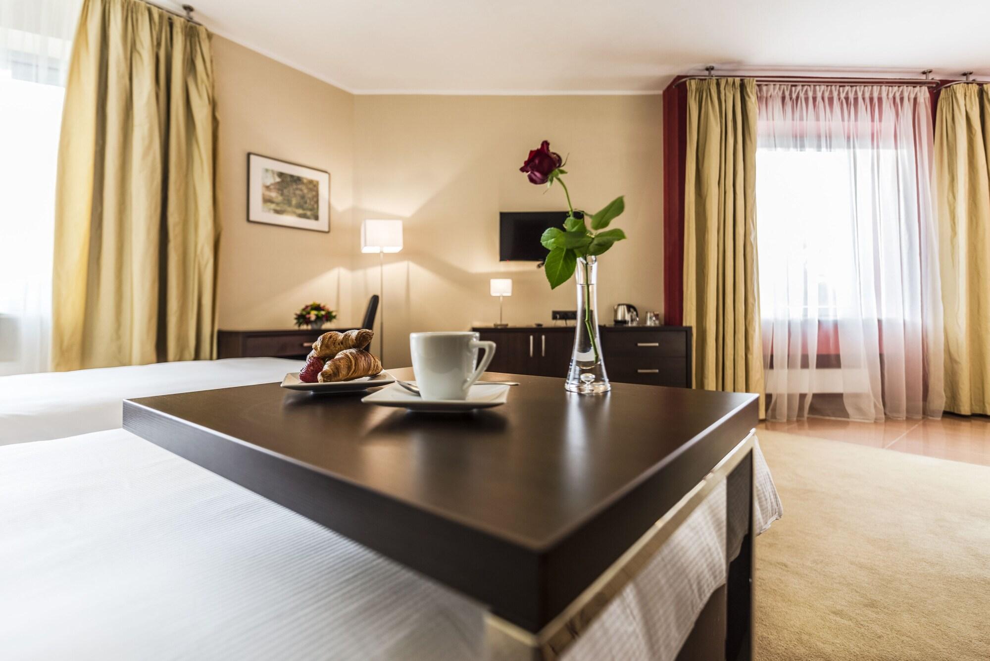 Victor Desilva Hotel 3*