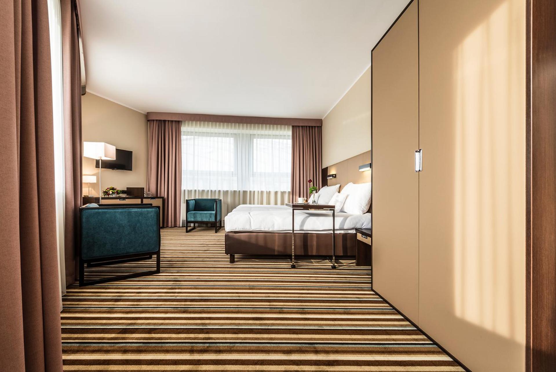 Victor Desilva Hotel