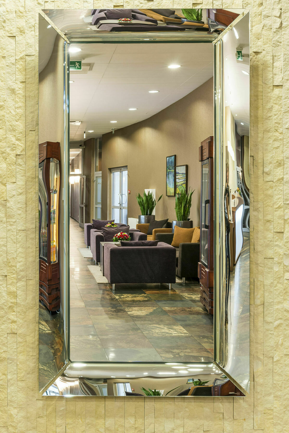 Victor Desilva Hotel